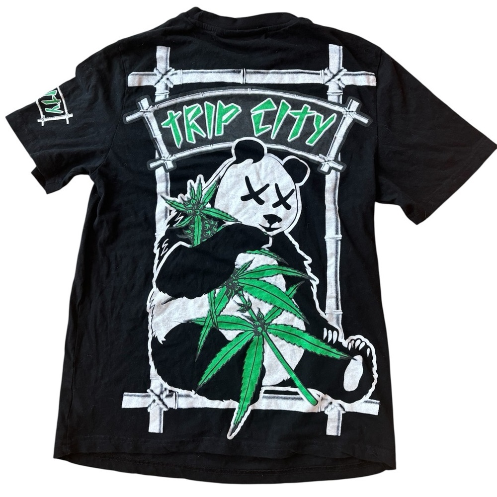 Trip City Flocked Graphic Tee Panda Size Medium